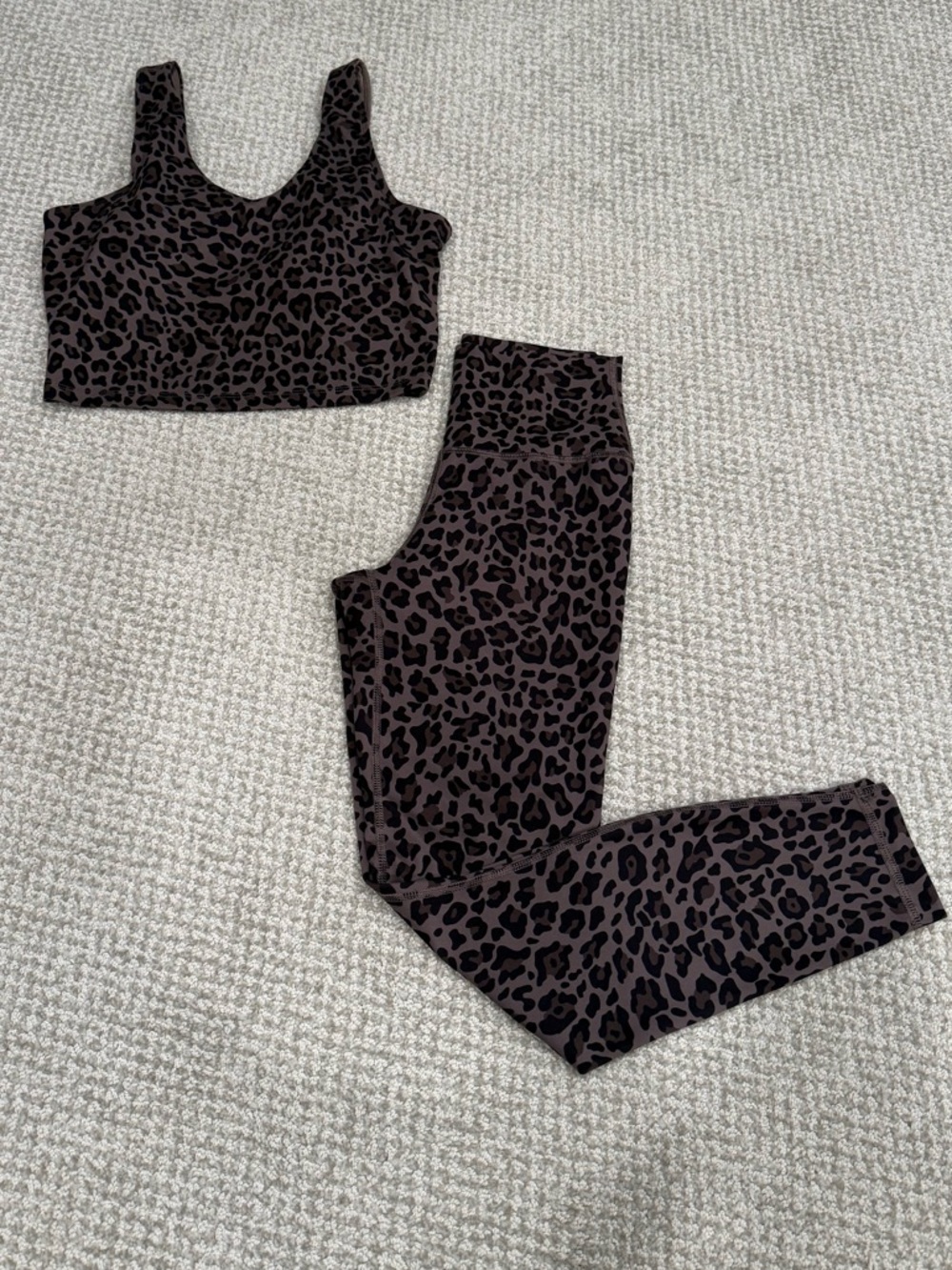 Yogalicious Leopard Print Leggings size small
